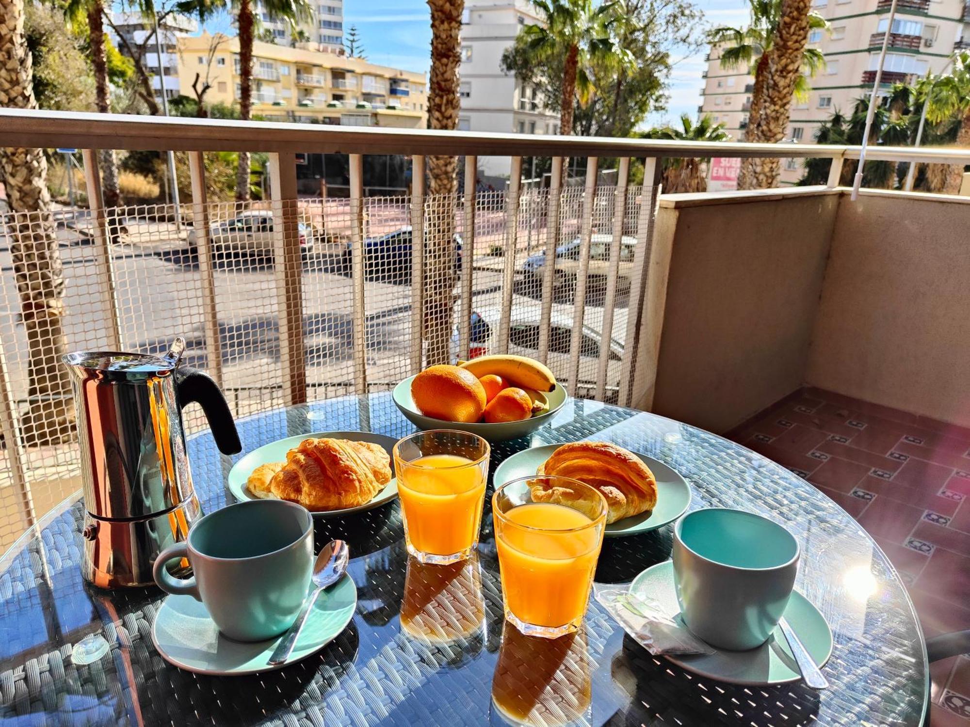 Apartamento Entero, Enormes Piscinas, Terraza Y Playa Benalmádena Extérieur photo