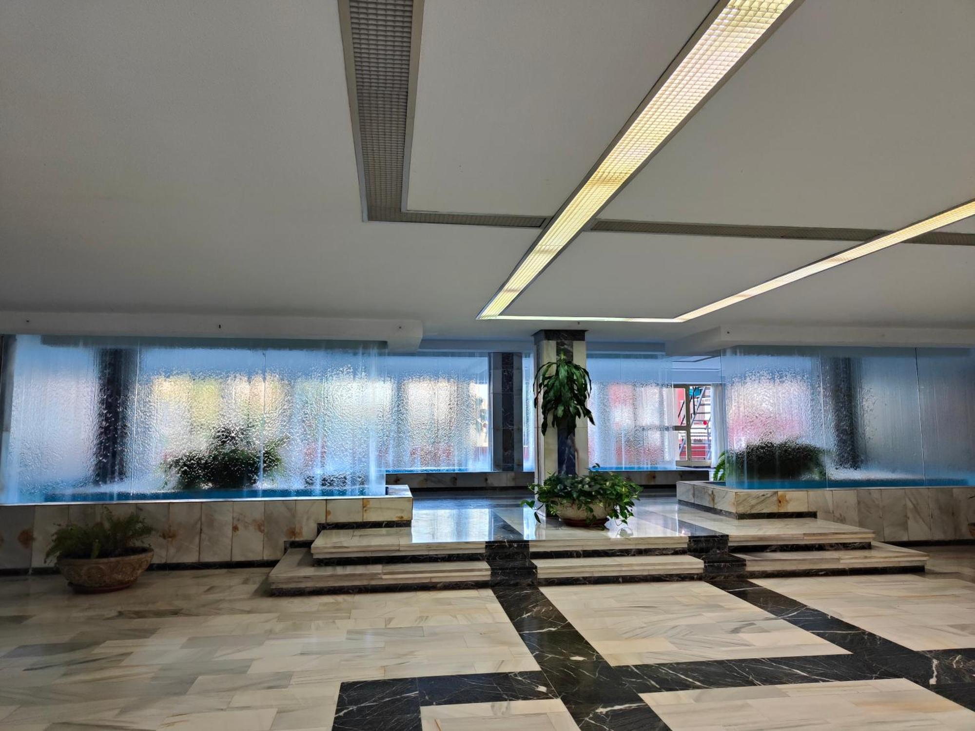 Apartamento Entero, Enormes Piscinas, Terraza Y Playa Benalmádena Extérieur photo