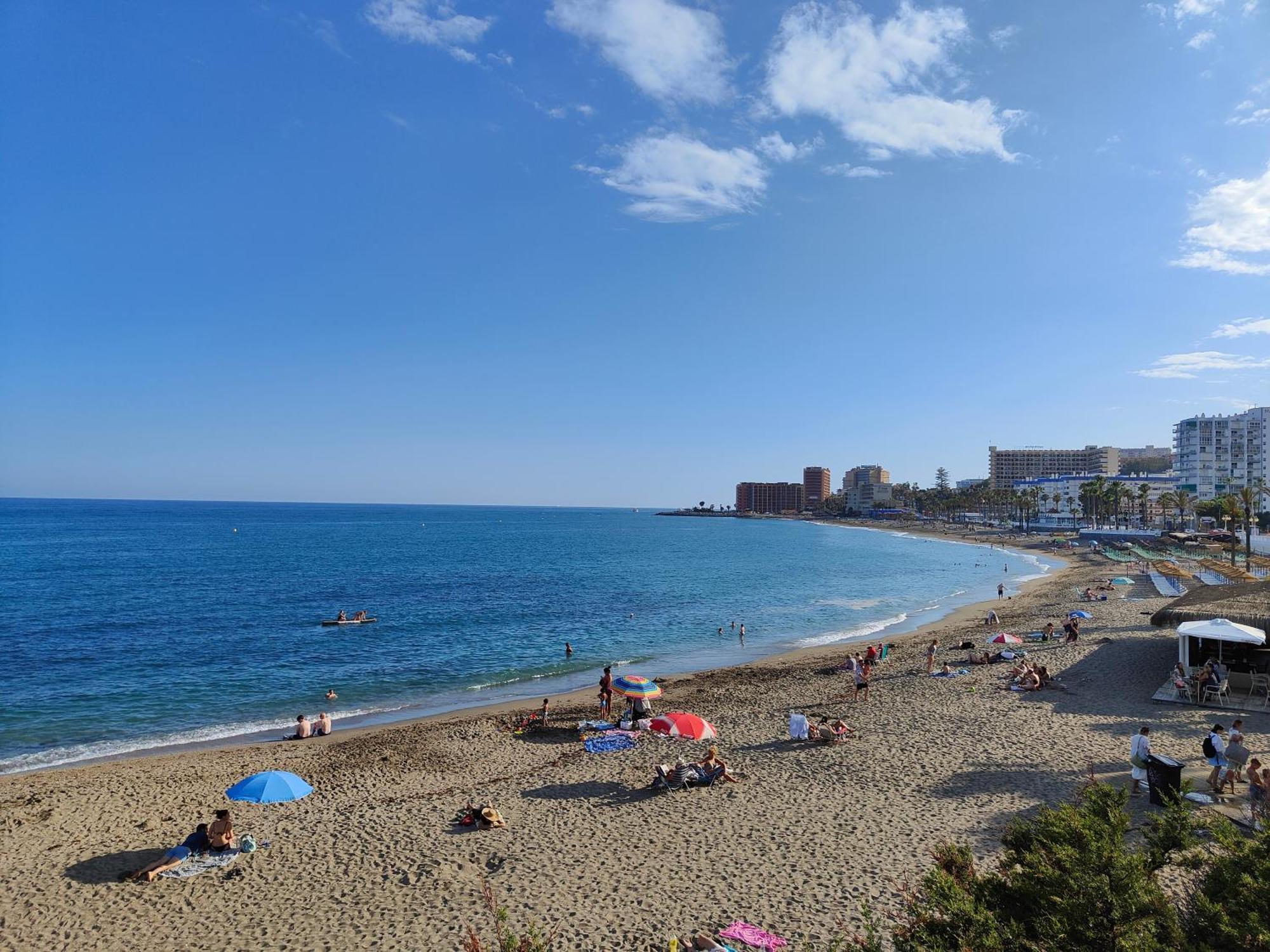 Apartamento Entero, Enormes Piscinas, Terraza Y Playa Benalmádena Extérieur photo