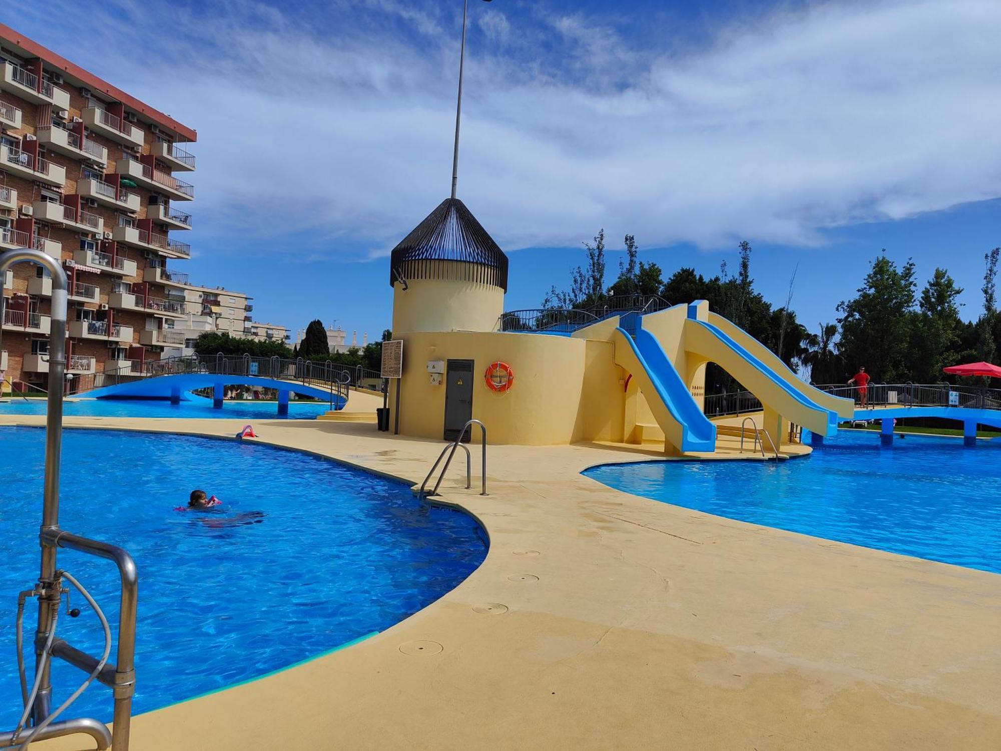 Apartamento Entero, Enormes Piscinas, Terraza Y Playa Benalmádena Extérieur photo