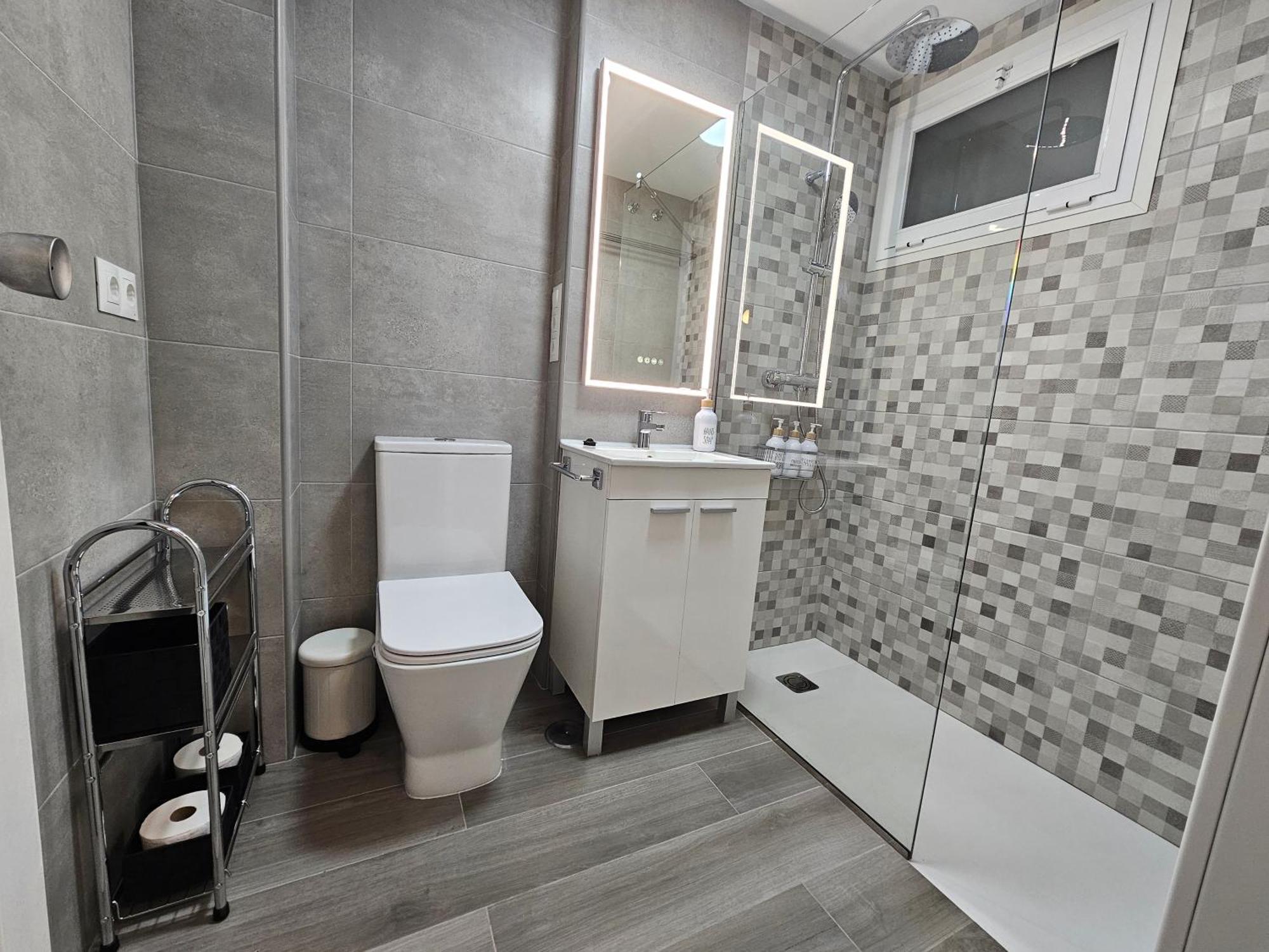 Apartamento Entero, Enormes Piscinas, Terraza Y Playa Benalmádena Extérieur photo